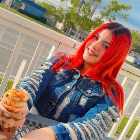 Meet your Posher, Yosmar - Picture 1 of 1